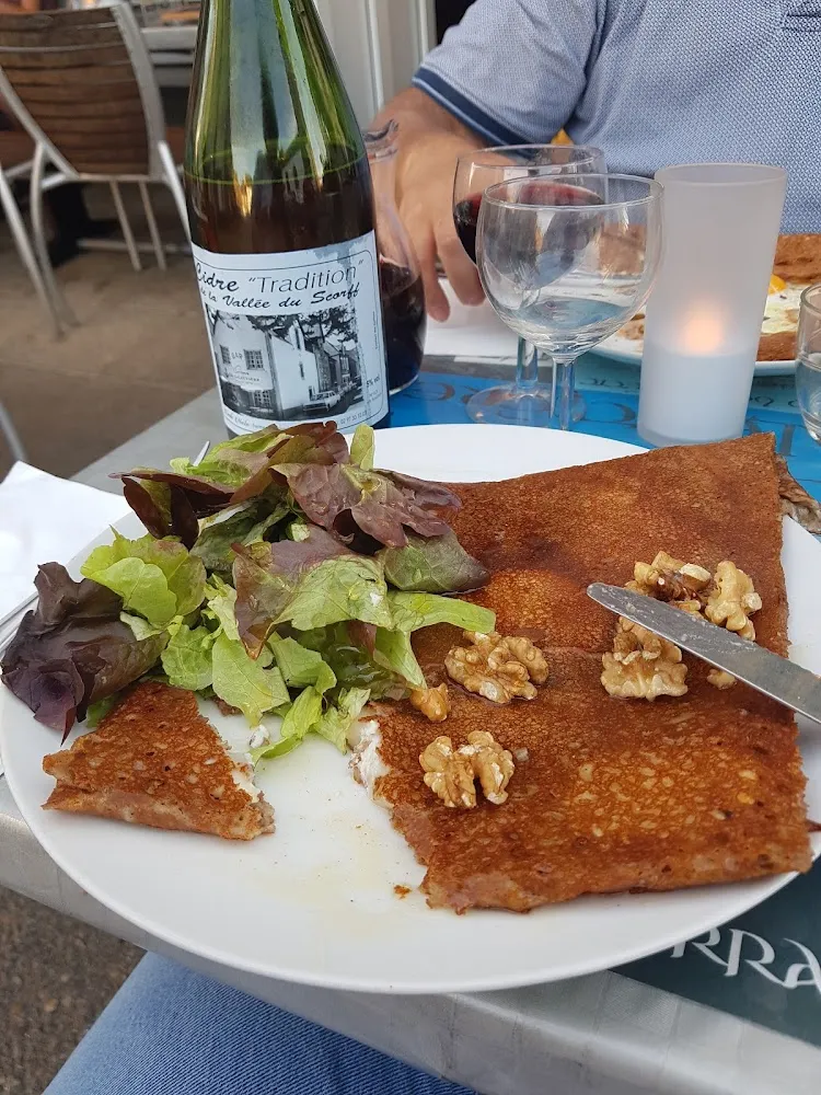 Crêpe À L'andouille Et Aux Noix